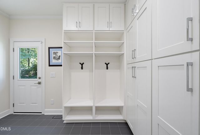 8 Sedgewood Road, Chapel Hill, NC 27514
