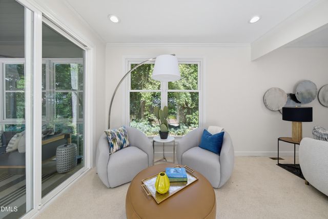 8 Sedgewood Road, Chapel Hill, NC 27514