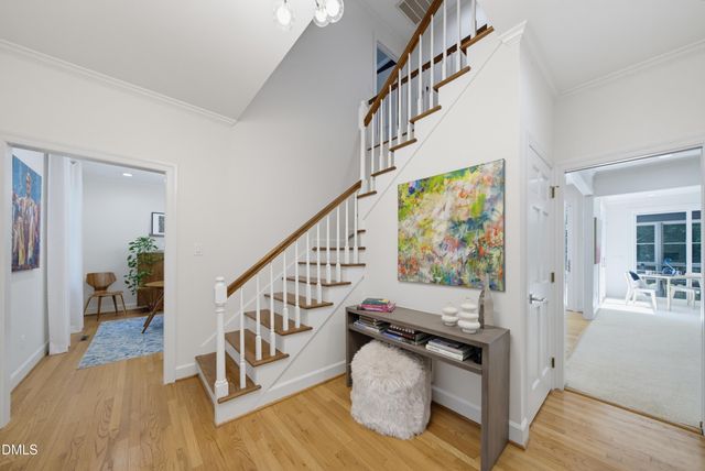 8 Sedgewood Road, Chapel Hill, NC 27514