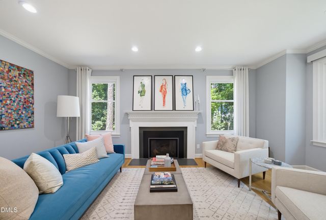 8 Sedgewood Road, Chapel Hill, NC 27514