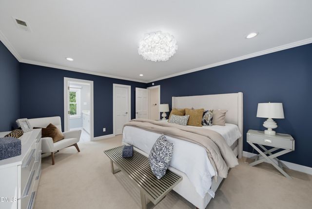 8 Sedgewood Road, Chapel Hill, NC 27514