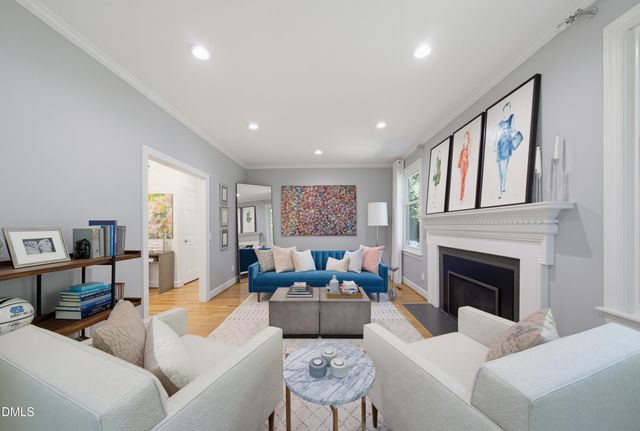8 Sedgewood Road, Chapel Hill, NC 27514