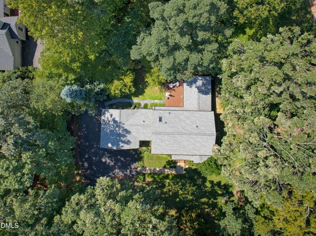 8 Sedgewood Road, Chapel Hill, NC 27514