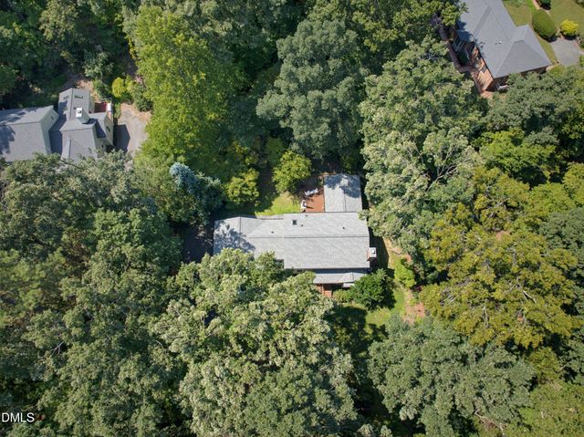 8 Sedgewood Road, Chapel Hill, NC 27514