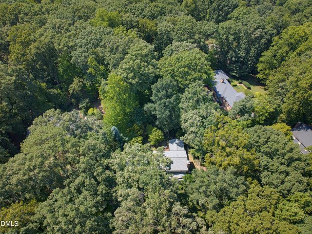 8 Sedgewood Road, Chapel Hill, NC 27514