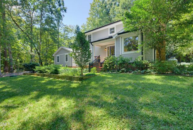 8 Sedgewood Road, Chapel Hill, NC 27514