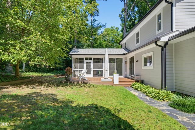 8 Sedgewood Road, Chapel Hill, NC 27514