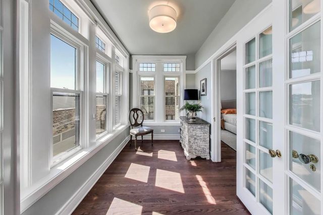 625 W Addison Street 3, Chicago, IL 60613