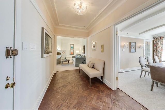 625 W Addison Street 3, Chicago, IL 60613