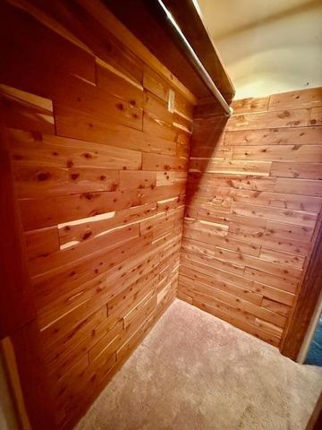 1005 Sherwood Road, Clinton, OK 73601