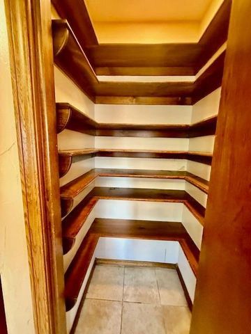 1005 Sherwood Road, Clinton, OK 73601