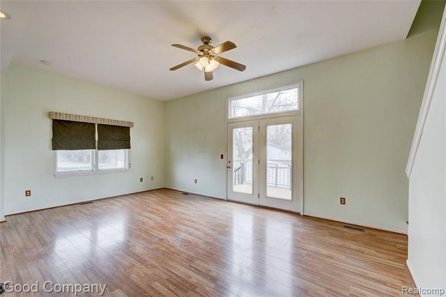 22723 Middlebelt Road, Farmington Hills, MI 48336