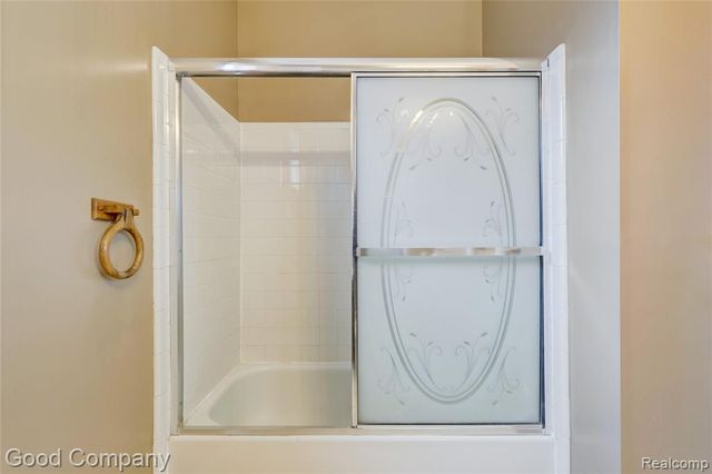 22723 Middlebelt Road, Farmington Hills, MI 48336