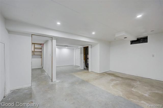 22723 Middlebelt Road, Farmington Hills, MI 48336