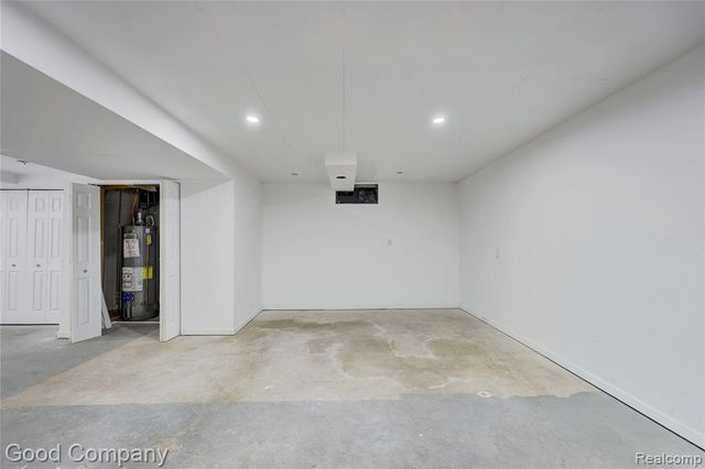 22723 Middlebelt Road, Farmington Hills, MI 48336