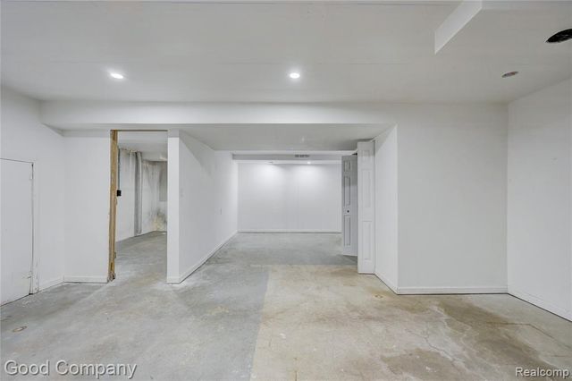 22723 Middlebelt Road, Farmington Hills, MI 48336