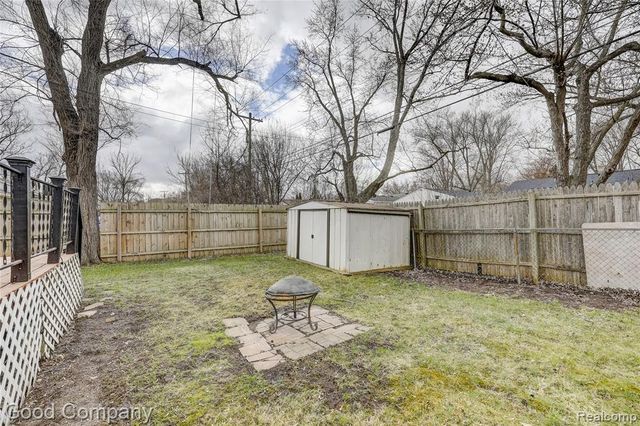 22723 Middlebelt Road, Farmington Hills, MI 48336