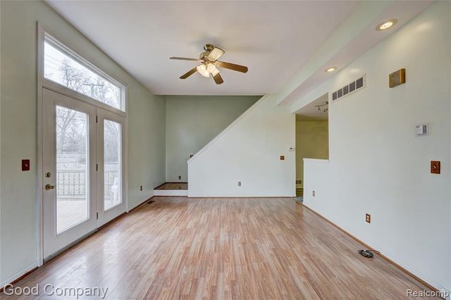 22723 Middlebelt Road, Farmington Hills, MI 48336