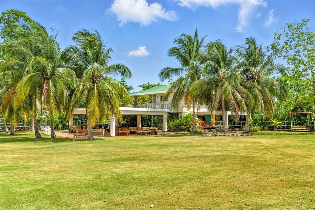 Image 1 of property listing at 6 HACIENDA MARGARITA, Luquillo, PR 00773