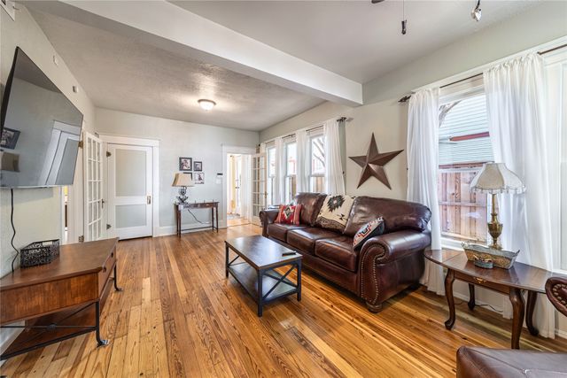 215 S Montclair Avenue, Dallas, TX 75208