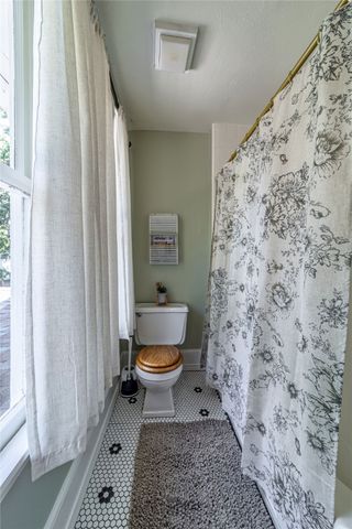 215 S Montclair Avenue, Dallas, TX 75208