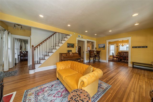 215 S Montclair Avenue, Dallas, TX 75208