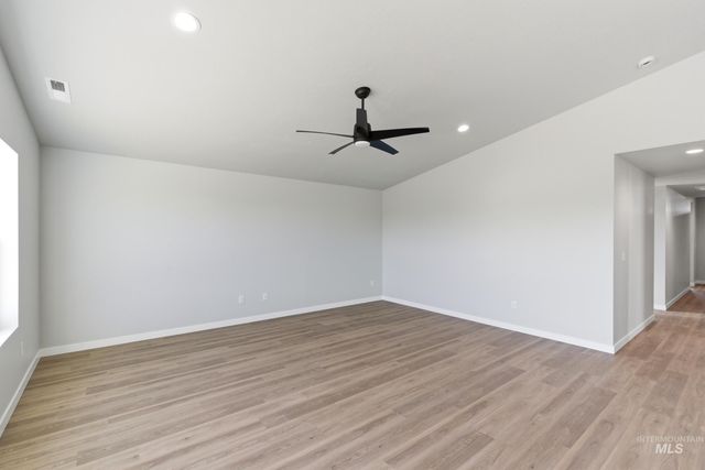 3741 E White Plains St, Nampa, ID 83686