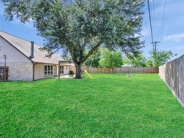 423 Forest Hills Drive, League City, TX 77573
