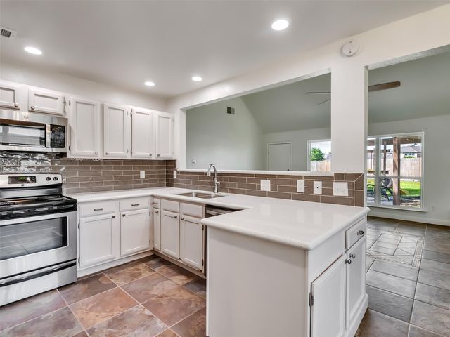 423 Forest Hills Drive, League City, TX 77573