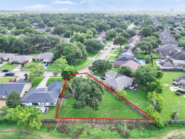 423 Forest Hills Drive, League City, TX 77573
