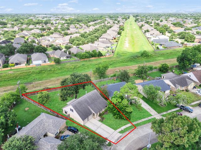 423 Forest Hills Drive, League City, TX 77573