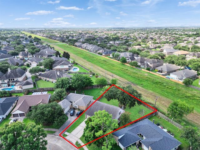 423 Forest Hills Drive, League City, TX 77573
