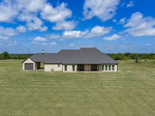 351 Private Road 3205, Bridgeport, TX 76426
