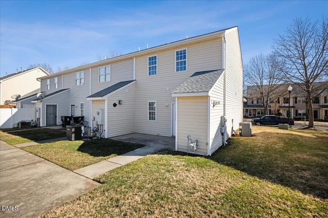 317 Commons Drive, Holly Springs, NC 27540