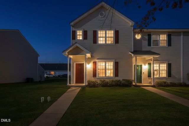 317 Commons Drive, Holly Springs, NC 27540