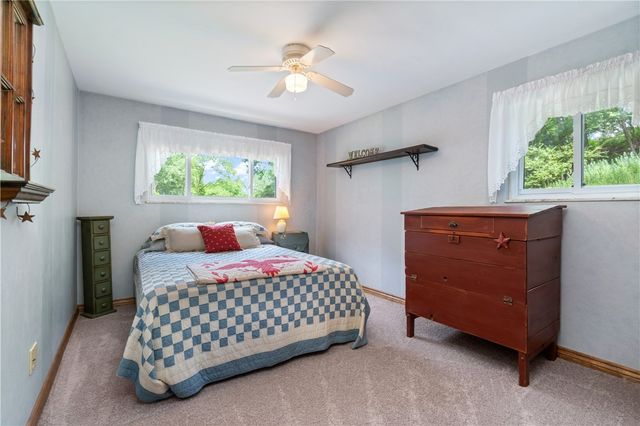118 Merwood Dr, Ross Twp, PA 15214