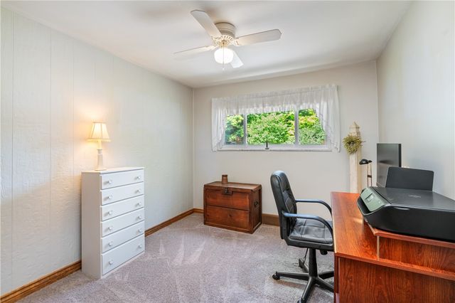 118 Merwood Dr, Ross Twp, PA 15214