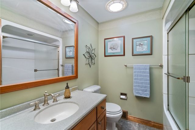 118 Merwood Dr, Ross Twp, PA 15214