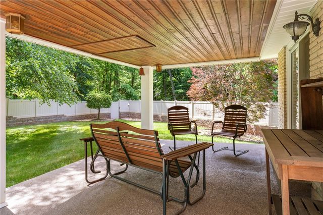 118 Merwood Dr, Ross Twp, PA 15214