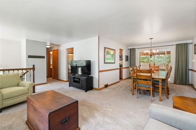 118 Merwood Dr, Ross Twp, PA 15214