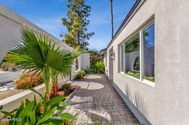 2276 E MERCER Lane, Phoenix, AZ 85028