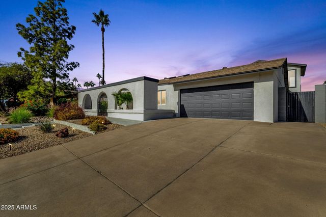 2276 E MERCER Lane, Phoenix, AZ 85028