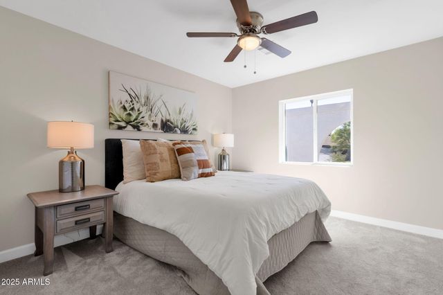 2276 E MERCER Lane, Phoenix, AZ 85028