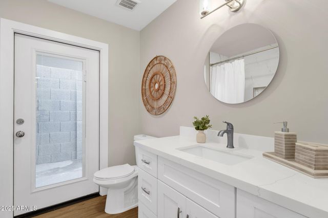 2276 E MERCER Lane, Phoenix, AZ 85028