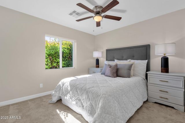 2276 E MERCER Lane, Phoenix, AZ 85028