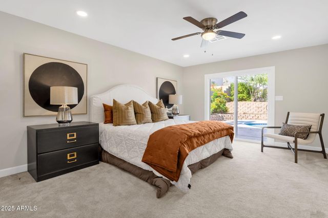 2276 E MERCER Lane, Phoenix, AZ 85028