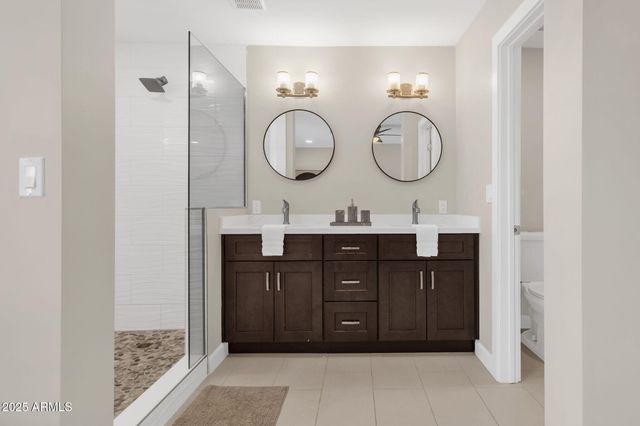 2276 E MERCER Lane, Phoenix, AZ 85028