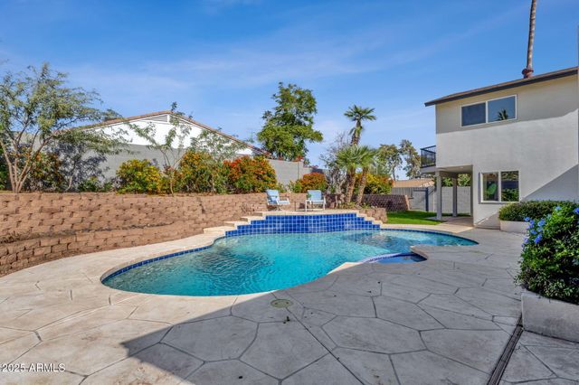 2276 E MERCER Lane, Phoenix, AZ 85028