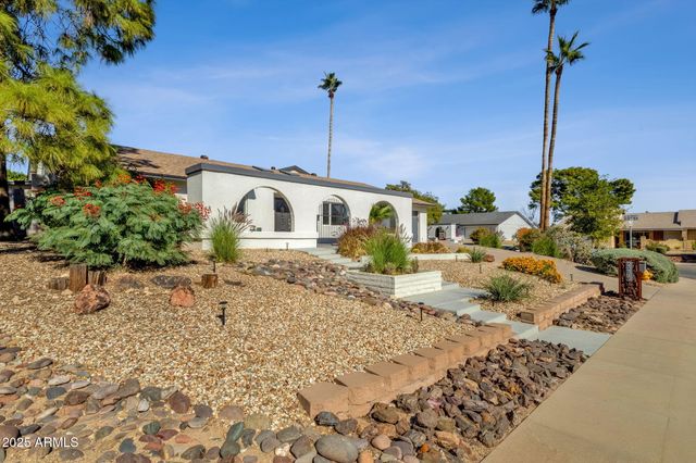 2276 E MERCER Lane, Phoenix, AZ 85028