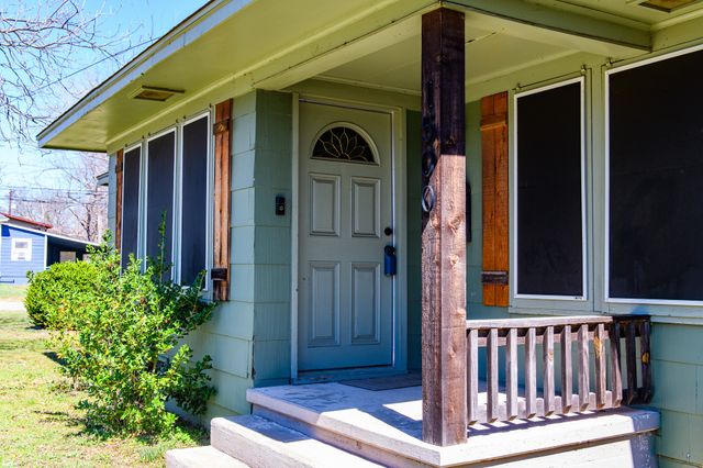 1500 S Scullin Avenue, Denison, TX 75020